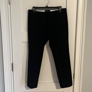 Banana Republic- Black Slim Fit Cropped Pants - Size 4